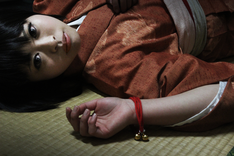 紅い着物の少女